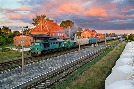 运输柴油列车联运风景铁路乡村环境水平后勤火车货物车辆图片