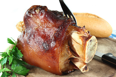 烧烤猪叉美食食物皮肤白色传统蓝色猪肉果皮骨头餐巾图片