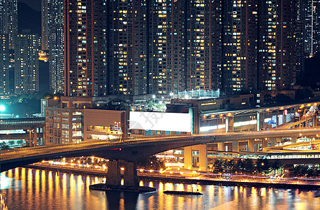 夜拍城市的天线明信片蓝色国际世界摩天大楼汽车速度技术交通大都会图片
