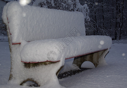 雪雪公园长椅图片