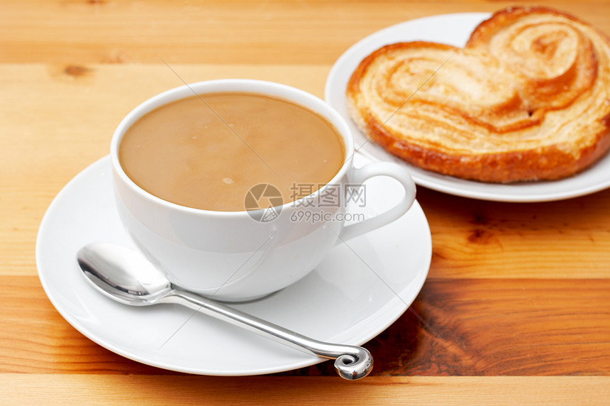 咖啡加牛奶补杯饮料飞碟午餐咖啡馆餐厅餐饮杯子拿铁小吃糕点图片