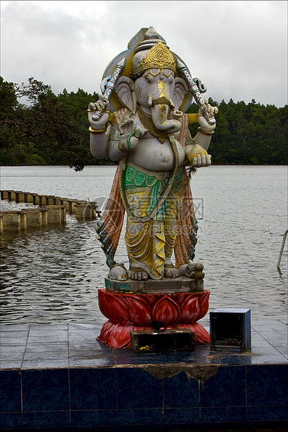 印度教大象的雕像祷告阴影卷曲切口纪念碑裙子金子金属历史腹部图片