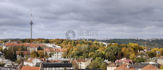 维尔纽斯老城历史性黄色旅游橙子建筑学景观场景房子全景丘陵图片