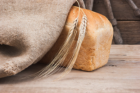 面包和耳朵杂货店碳水大麦收获稻草食物乡村核心收成农业图片