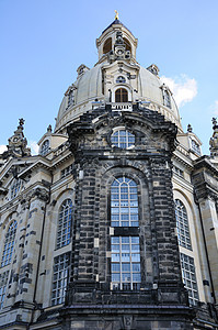 德国德累斯顿蓝天旅游游客旅行房屋历史教会石钟建筑文化遗产图片