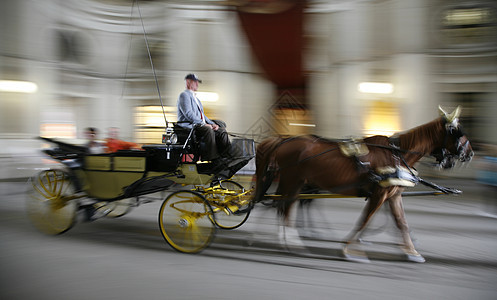 维也纳行动马车假期车皮旅游首都历史地标城堡出租车观光速度图片