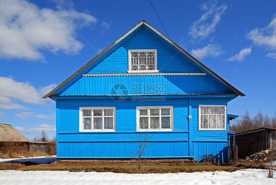 蓝色农村住宅图片