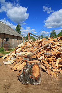 日志中轴硬木材料工作建造家务房子手工木头小路村庄图片