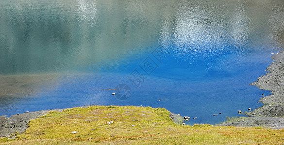 湖山和湖泊山天空镜子风景全景晴天旅游顶峰高度地块环境图片