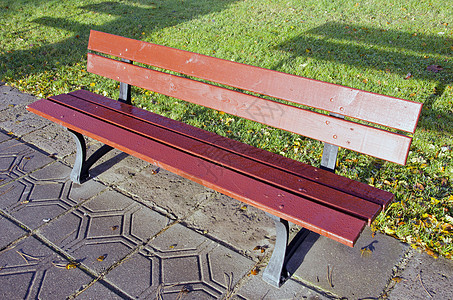 公园里孤单空荡的长椅 物体影子图片