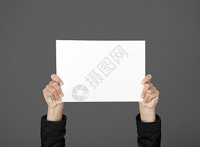 持有纸卡海报木板商业成人卡片公告横幅空白白色广告图片