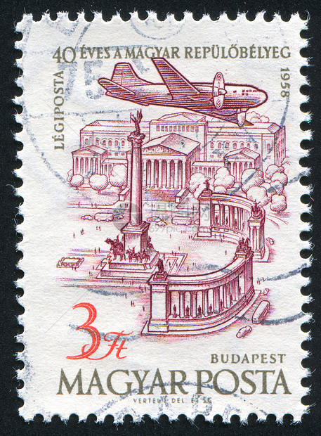 布达佩斯英雄广场上空的飞机空气城堡地标客机集邮古董喷射建筑历史性翅膀图片