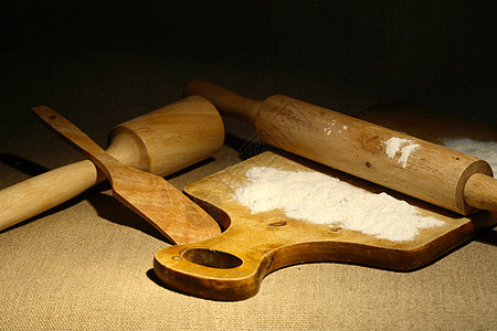 卷铺面粉木头用具工作砧板烹饪厨房擀面杖家庭静物工具图片