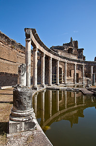 罗马柱地标寺庙场景住宅遗产纪念碑帝国反射吸引力旅游图片