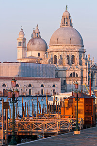 大运河威尼斯的圣玛丽亚·德拉萨鲁特教堂图片