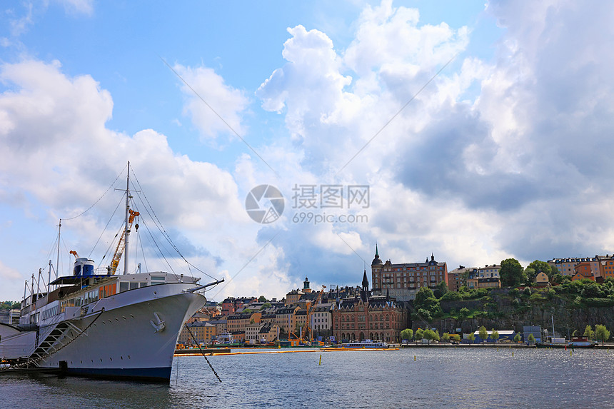 斯德哥尔摩的船舶和城市风景框架建筑全景景观房子港口旅游历史性旅行场景图片