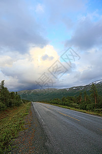 从奥斯陆到卑尔根的公路 挪威 扫描欧洲驾驶交通小路戏剧性风景爬坡框架环境国家天空图片