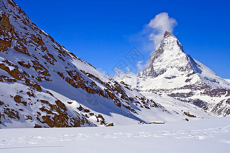 阿尔卑山峰瑞士爬坡地标三角蓝色滑雪全景远足假期岩石顶峰图片