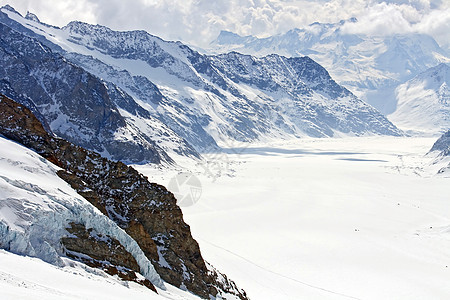 大艾列施冰川瑞士多云滑雪旅行爬坡遗产地标草地假期远足薄雾图片