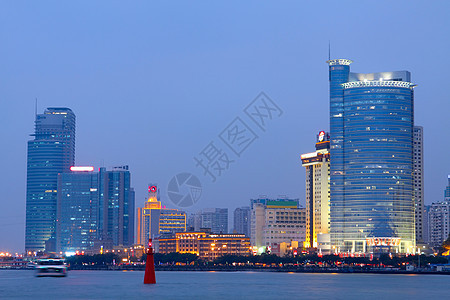 Gulangyu岛中国夏门夜景建筑照明建筑学反射风景城市全景远景摩天大楼景观图片