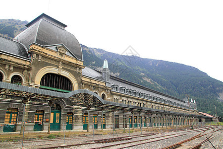 Canfranc火车站旧西班牙纪念碑古董旅游国家车站村庄旅行农村风景机车运输图片