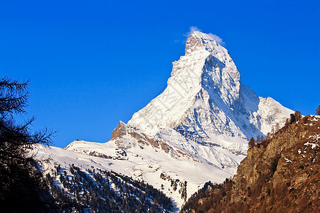 瑞士阿尔卑斯山地标顶峰高山岩石游客爬坡旅行吸引力天空巧克力图片