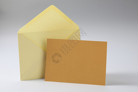 带空白纸的信封纯色空白背景邮件折叠图片