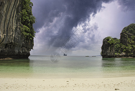 泰国海洋植被和天空颜色 泰国大洋旅行海岸线风景岩石阳光海岸异国娱乐海滩蓝色图片