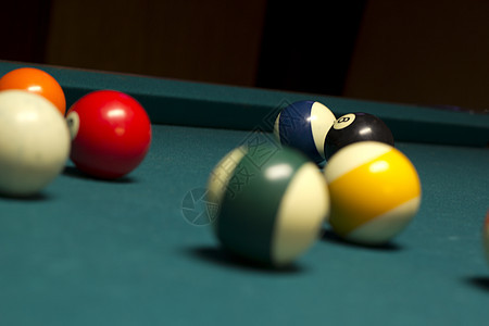 池桌球线索毛毡绿色台球娱乐水池宏观桌子图片