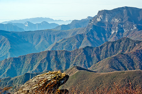 中国湖北申农家山地貌旅游森林树木松树山脉图片