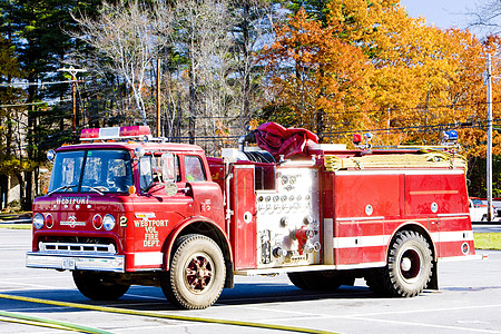 美国缅因州Wiscasset消防车消防员运输公路消防队车辆交通工具汽车消防队员外观图片