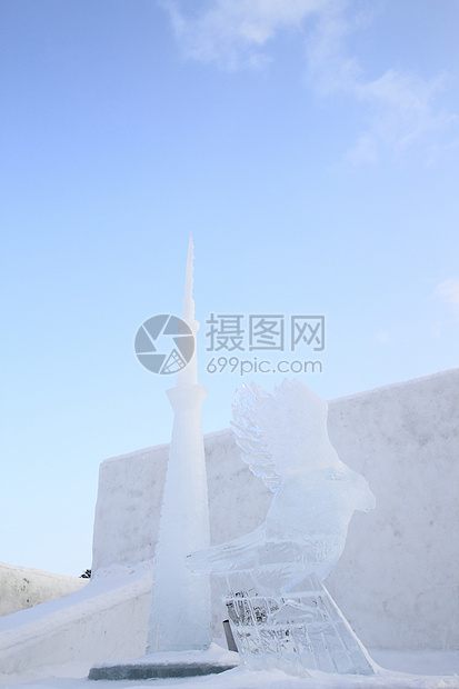 日本日积雪节雕像冻结蓝天雕刻季节雪祭图片
