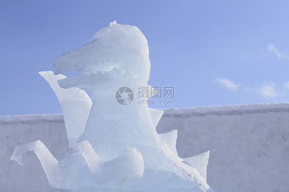 日本日积雪节季节冻结雕刻蓝天雪祭雕像图片