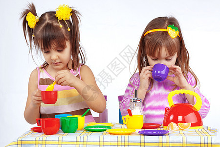 玩儿童游戏乐趣餐具童年女孩们幼儿园菜肴商品孩子婴儿桌子图片