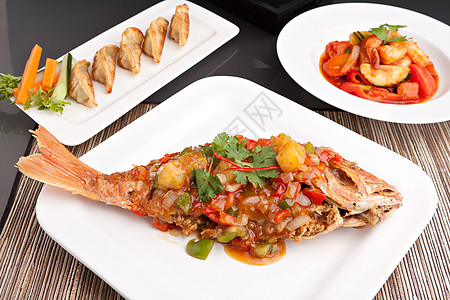 泰式红帆网和塔马林酱菠萝美食课程烹饪桌子推介会胡椒午餐饺子晚餐图片