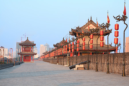 中国西安城墙建筑学红色旅行蓝色城市中心历史性天空灯笼历史图片