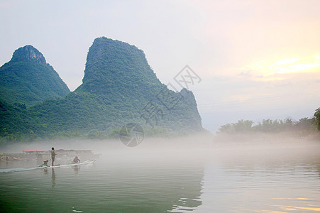 中国美丽的喀斯特山地景观观光反射热带漂浮岩石岩溶爬坡森林风景假期图片