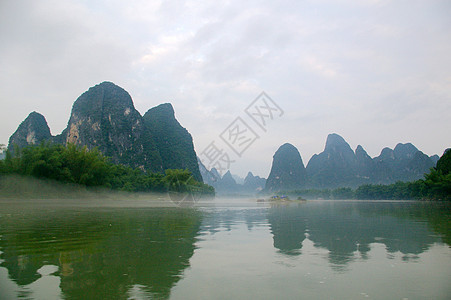 中国美丽的喀斯特山地景观场景旅游反射水路村庄森林编队旅行农村爬坡图片