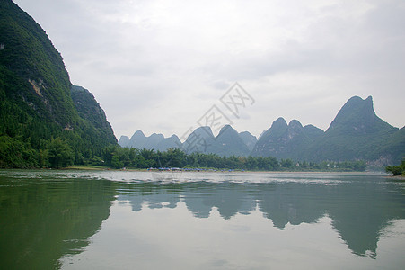 中国美丽的喀斯特山地景观文化水路岩溶爬坡旅行荒野旅游反射竹子编队图片