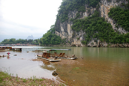 中国美丽的喀斯特山地景观岩石热带反射天空旅行支撑文化农村编队森林图片