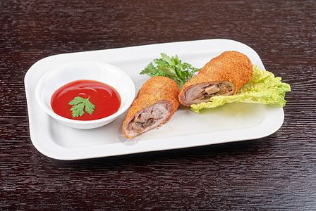 猪肉卷午餐沙拉美食餐厅食物宏观猪肉树叶小吃蔬菜图片