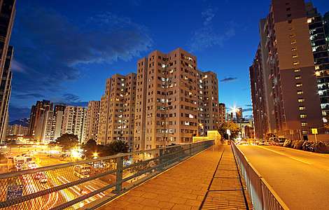 路城市现代城市 晚上有高速公路交通 香港州康旅行车辆建筑天空日落汽车速度驾驶地标蓝色背景