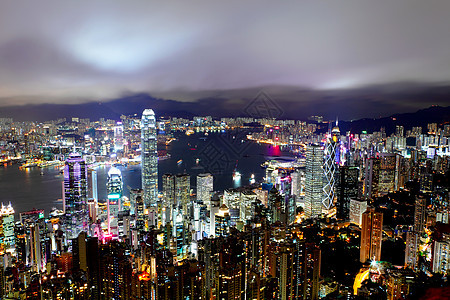 香港晚上的天线港口天空市中心摩天大楼建筑物旅行金融景观薄雾地标图片