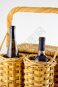 与葡萄酒相配的野餐午餐葡萄园篮子白色酒厂红色黑色郊游图片