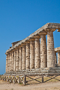 阿波罗神庙帕埃斯图姆神庙意大利宗教旅行地标历史渡槽帝国天空世界遗产柱子背景