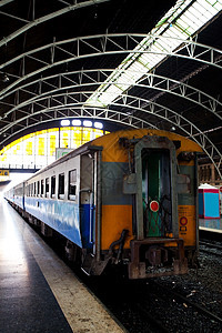 曼谷火车站火车列车燃料机车旅行车皮曲线载体电缆商业引擎城市图片