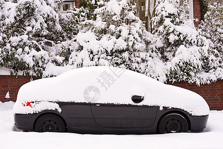 覆盖的雪雪雪白色运输公路冻结亚人汽车交通车辆季节图片