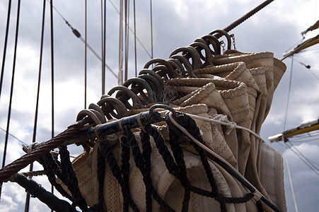 航行帆船绳索航海船运船舶风帆海事海军桅杆港口海洋图片