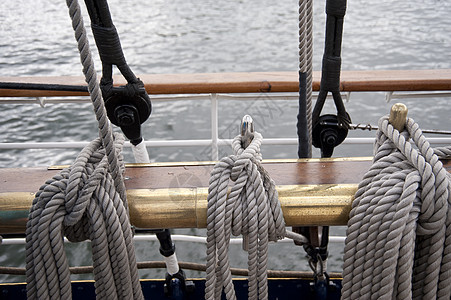 航行帆船航海航程桅杆公鸡港口旅行船舶海事海洋绳索图片