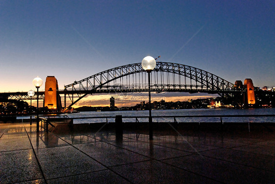 晚上好 靠近悉尼港 晚间接近悉尼港港口工程城市旅游公园景观假期蓝色房子摩天大楼图片